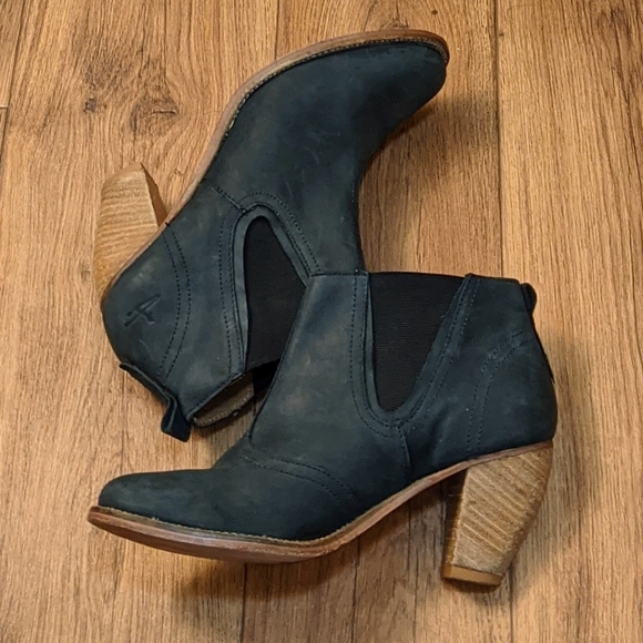 J. Shoes Leather Ankle Boots - Picture 2 of 6